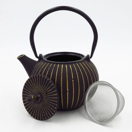Teekann malmist, sõelaga must/kuldne 0,85L